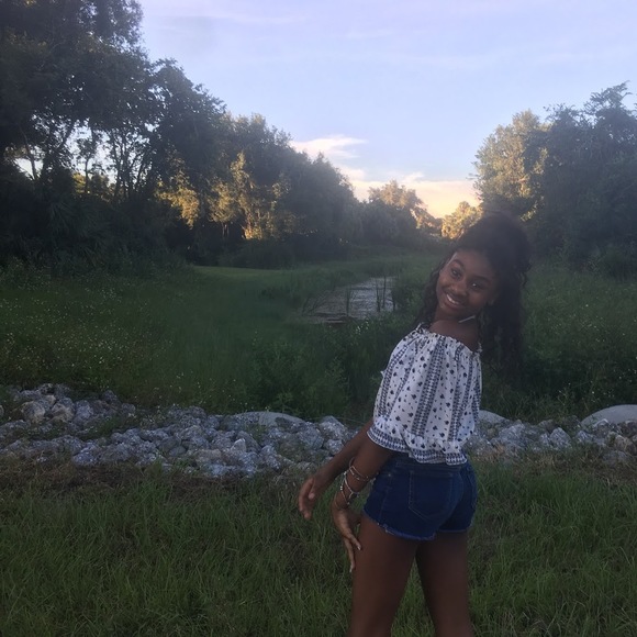 Meet your Posher, Mikalah - Picture 1 of 1